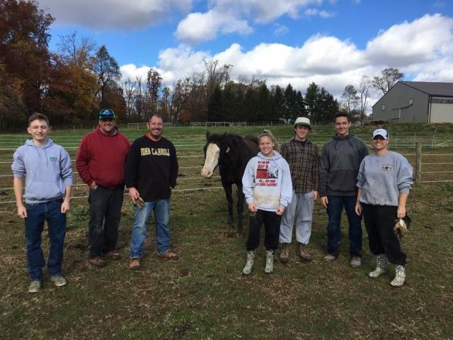 JC Wrestlers Lend a Hand to Chesapeake Therapeutic Riding